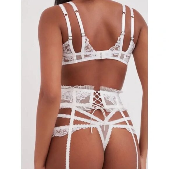 💕FOR LOVE & LEMONS💕 Love Story Garter Belt ~ White Lace *FLAWED No String Tie* - Picture 6 of 15